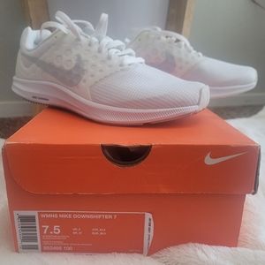 Nike women's 7.5 shoes